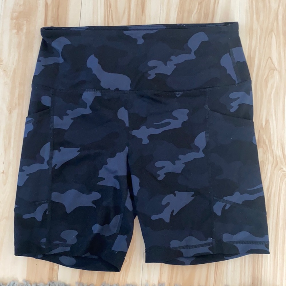 Athletic biker shorts